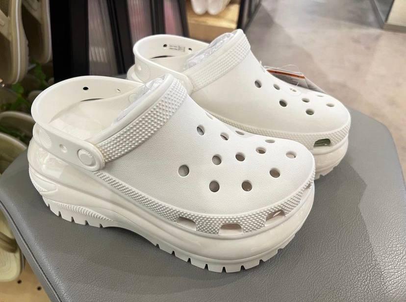 Сабо жіночі Crocs Mega Crush Clog р. 36-37 Білий (10914) - фото 7