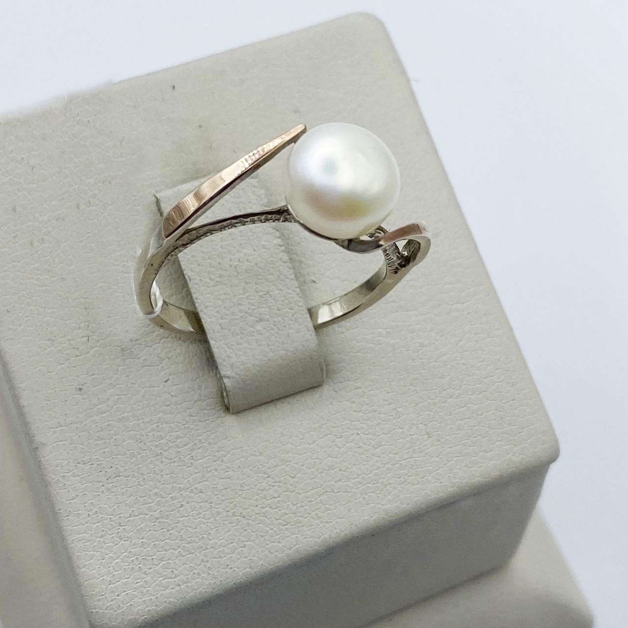 Каблучка срібна з перлами р. 17 1,58 г (1991070871)