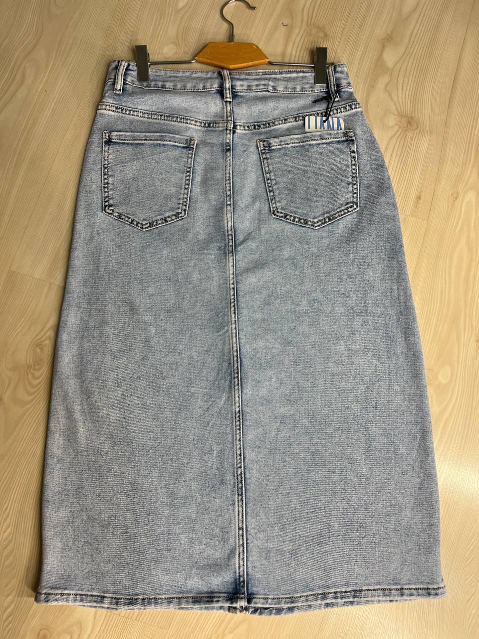 Спідниця жіноча джинсова Liana 421 розсип камінців пряма розріз попереду стрейчева великі розміри р. 40 Блакитний (3996) - фото 7 Спідниця жіноча джинсова Liana 421 розсип камінців пряма розріз попереду стрейчева великі розміри р. 40 Блакитний (3996) - фото 7