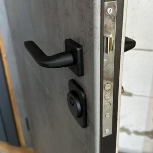 Дверь входная Эконом Redfort дуэт 960х2050 мм Бетон темно-Серый/Бетон (23175331) - фото 10 Дверь входная Эконом Redfort дуэт 960х2050 мм Бетон темно-Серый/Бетон (23175331) - фото 10