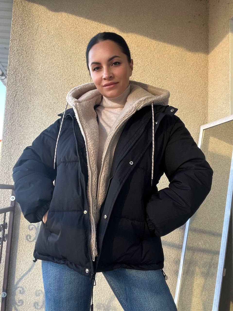 Куртка женская Lady Yep 8096 оверсайз с капюшоном и мехом тедди р. 44 Черный (3000)