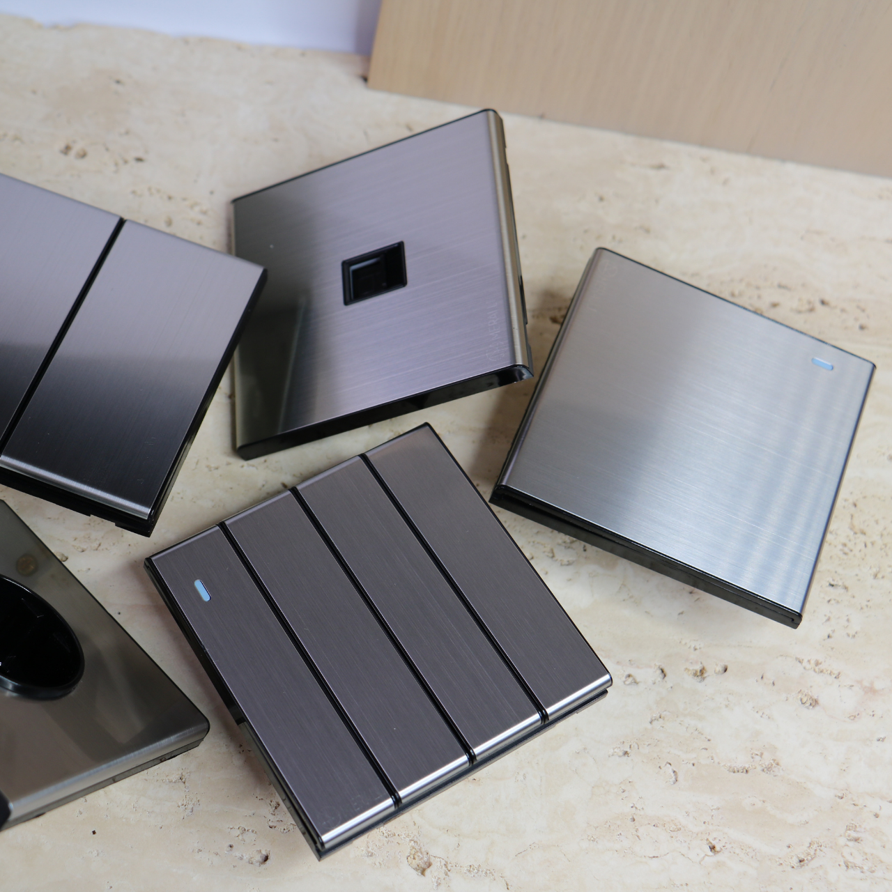 Комплект вимикач 2 клавішний MERALLI INOX безрамковий/квадратний підрозетник MERALLI горизонтальний Білий - фото 7 Комплект вимикач 2 клавішний MERALLI INOX безрамковий/квадратний підрозетник MERALLI горизонтальний Білий - фото 7