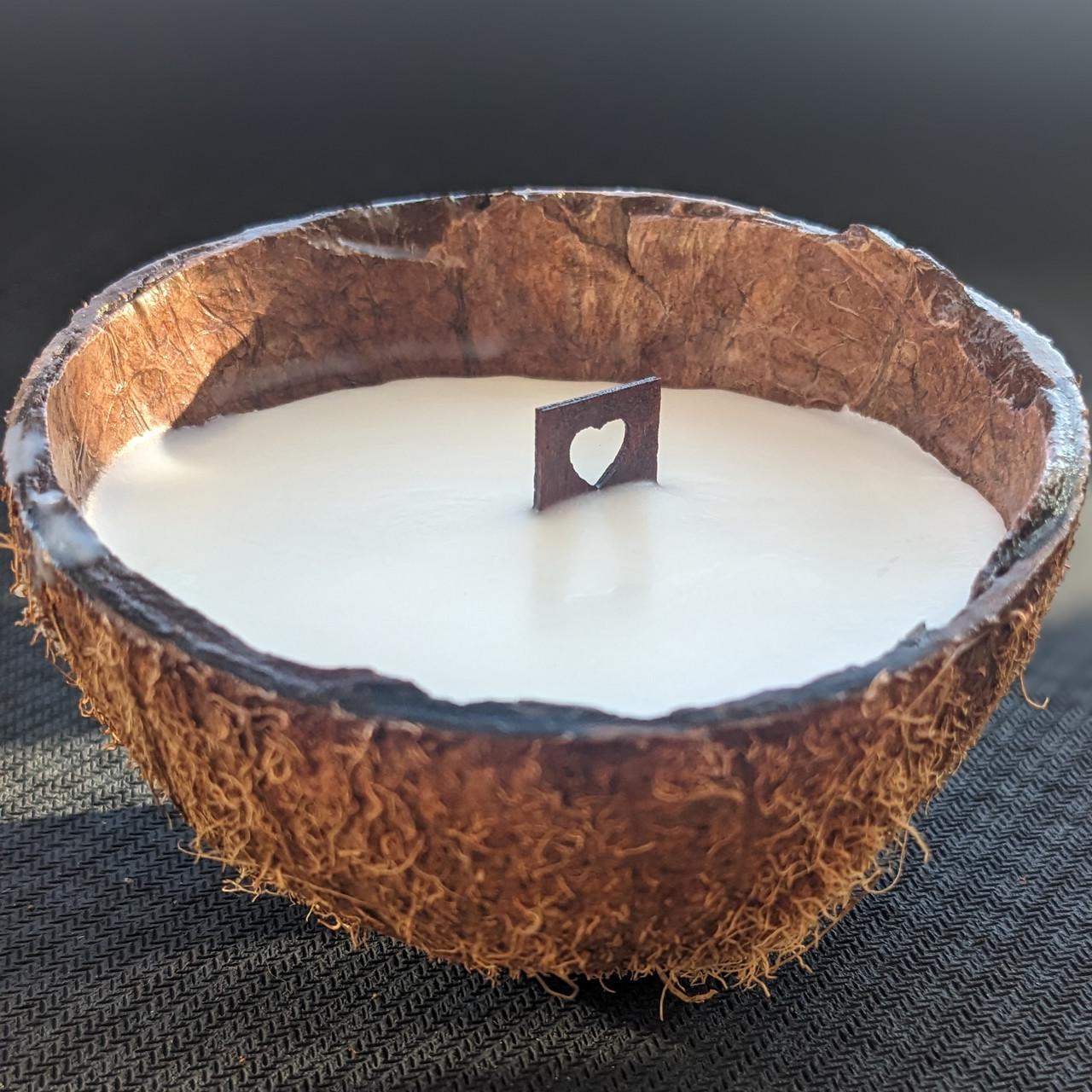 Свеча натуральная из соевого воска с сердцем в кокосовой скорлупе (2489534926)