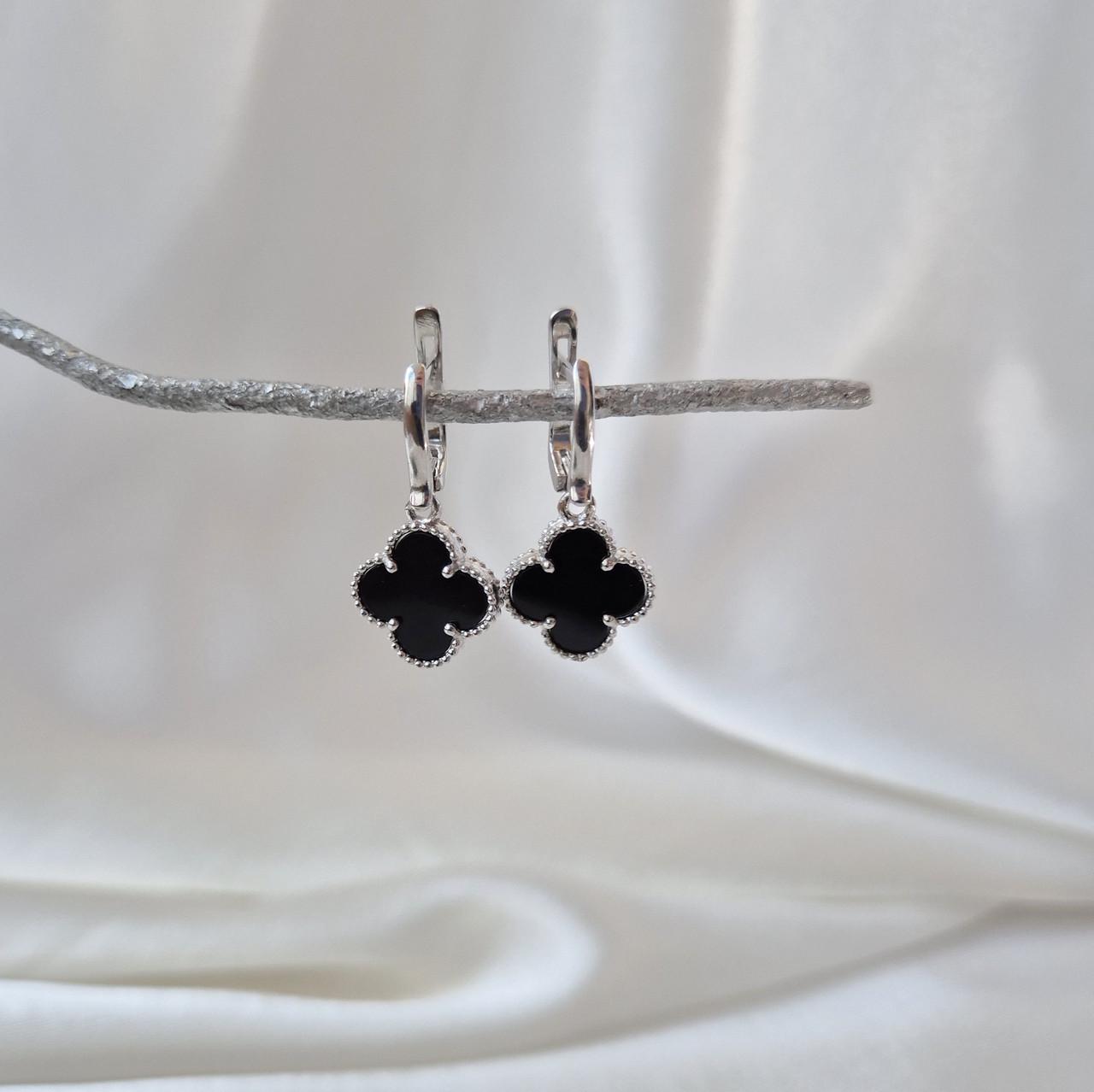 Сережки із підвіскою конюшина з оніксом срібло 925 проби родоване 4,37 г (2949р)