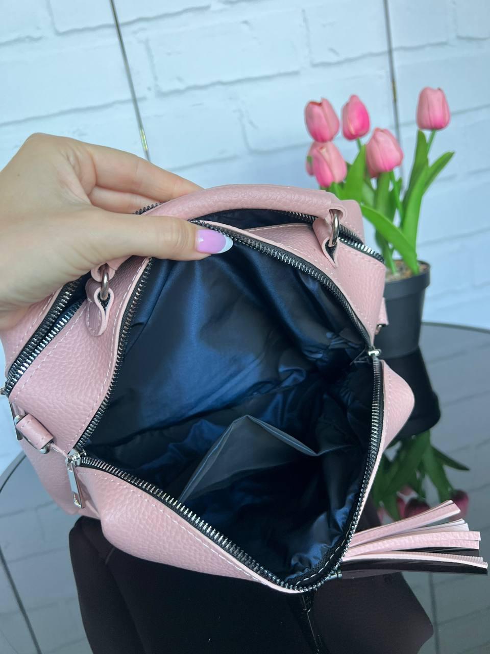 Сумка кросс боди через плечо из экокожи женская вместительная с широким ремнем Пудра - фото 8 Сумка кросс боди через плечо из экокожи женская вместительная с широким ремнем Пудра - фото 8