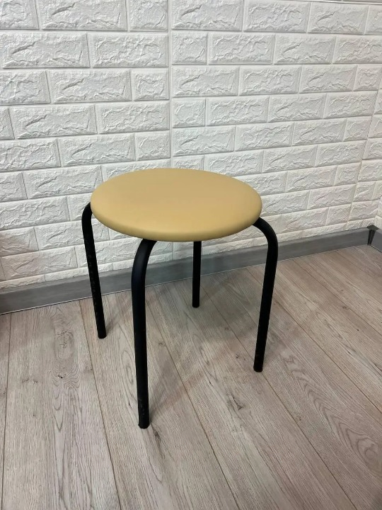 Табурет кухонний Чіко металевий з м'яким сидінням 35х45 см Бежевий/Чорний (28374205)