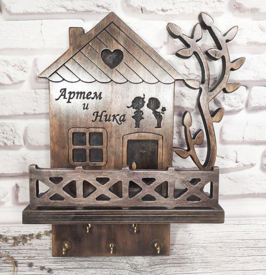 Настенная ключница из дерева ручной работы (60385-Нов)