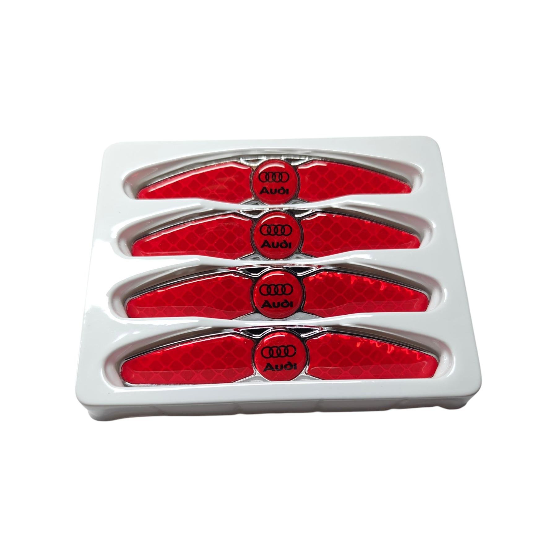 Накладки-катафоты на двери автомобиля с логотипом Audi от царапин и вмятин Красный карбон (2402310170)