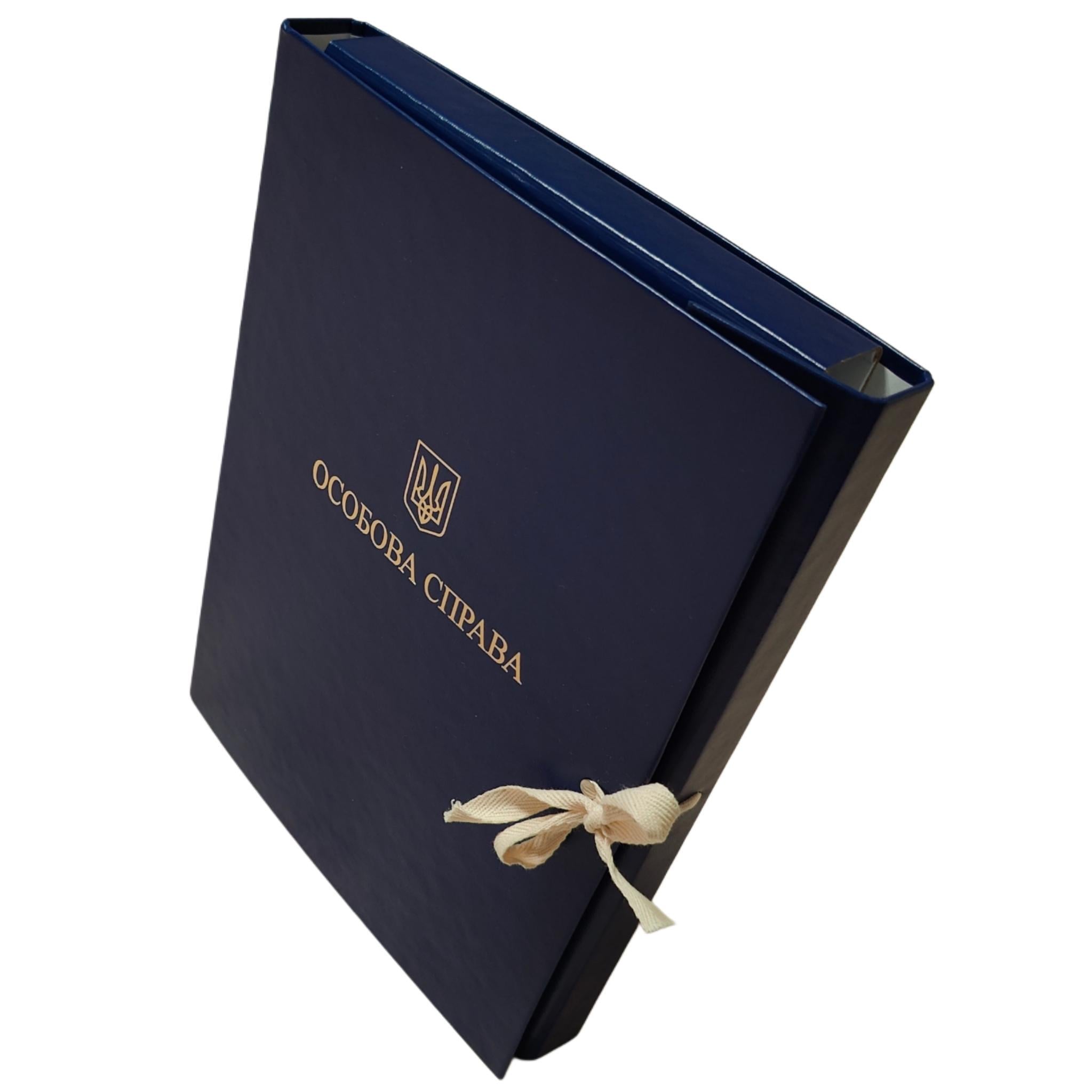 Папка ЦОДНТІ Личное дело А4 с тиснением под золото с клапанами 40 мм (P/LD-K-А4-B-40-2)