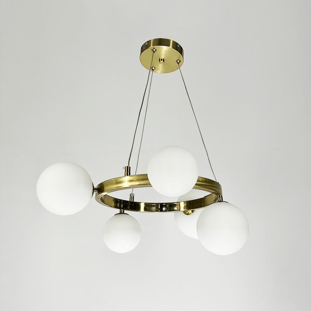 Люстра кольцевая с 5 белыми плафонами Ø 55 см Латунь (AT 32/5R AB+WT) - фото 3