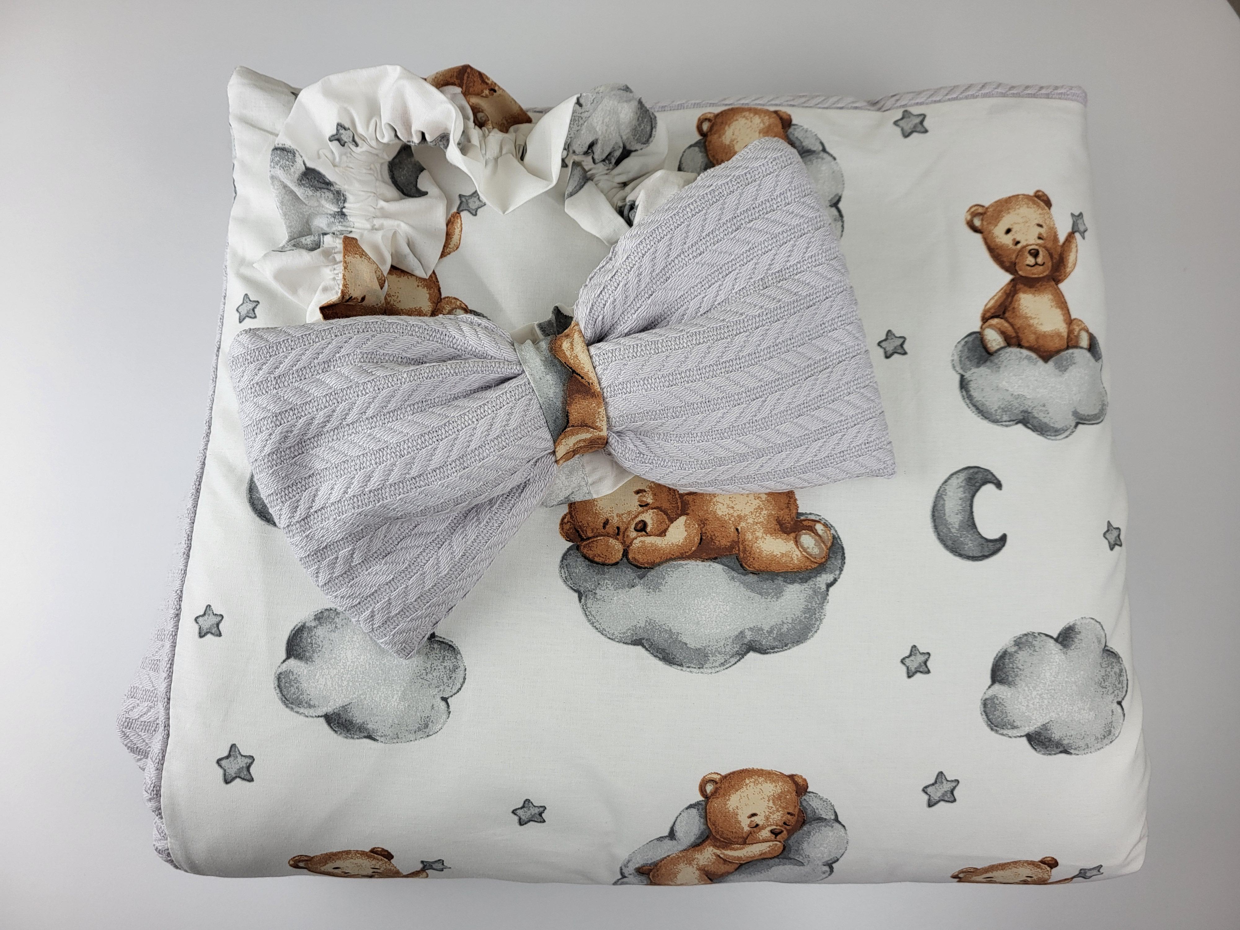 Плед на выписку двусторонний 2в1 с мишками на облаках 100х80 см (1559) - фото 2 Плед на выписку двусторонний 2в1 с мишками на облаках 100х80 см (1559) - фото 2