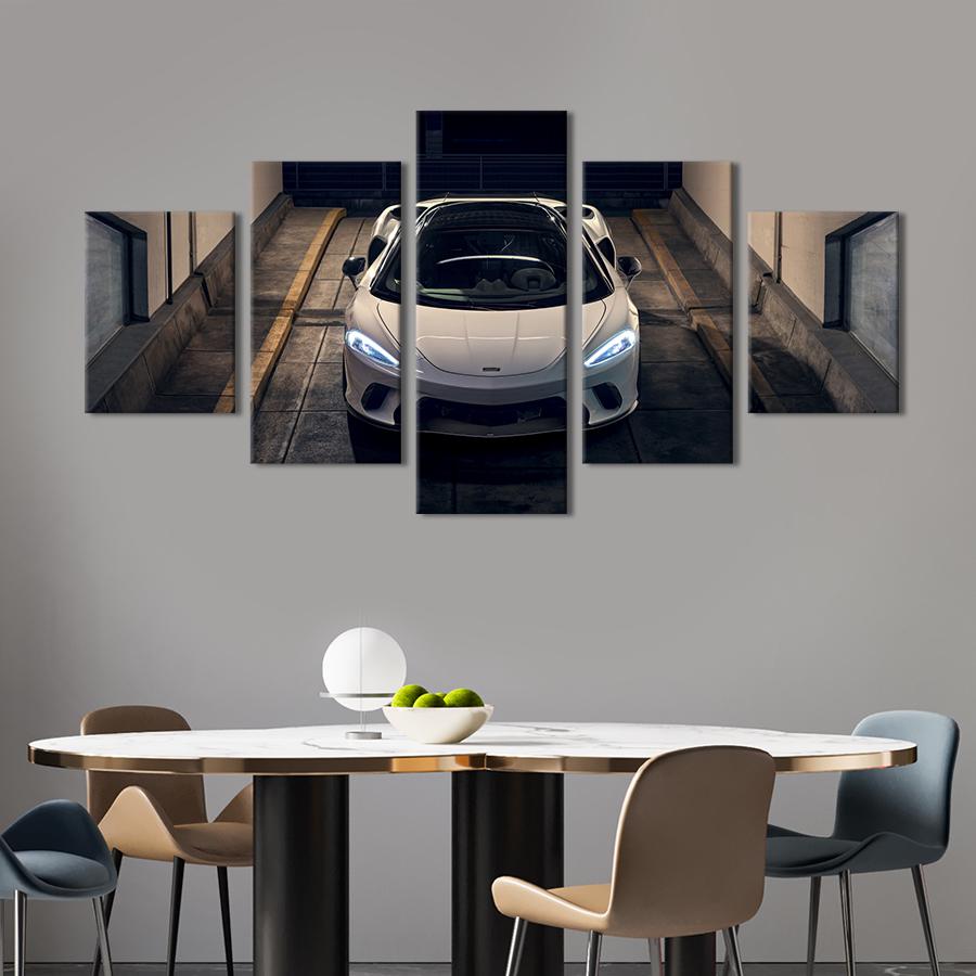 Картина на холсте Премиум-автомобиль McLaren GT в белом цвете 187x94 см (1373-52)