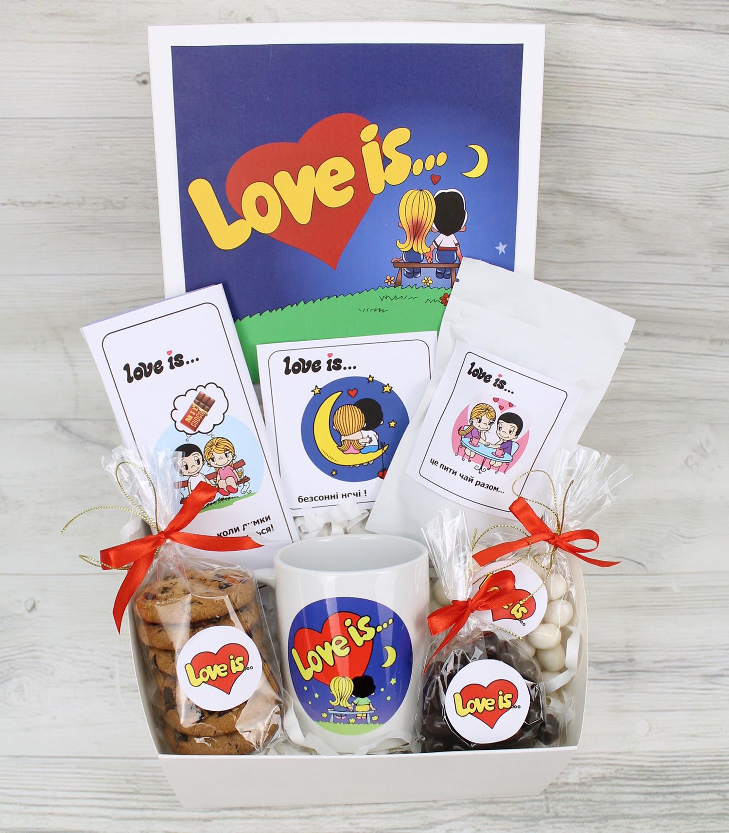 Подарочный бокс на День рождения Love is... (8-1372) Подарочный бокс на День рождения Love is... (8-1372)