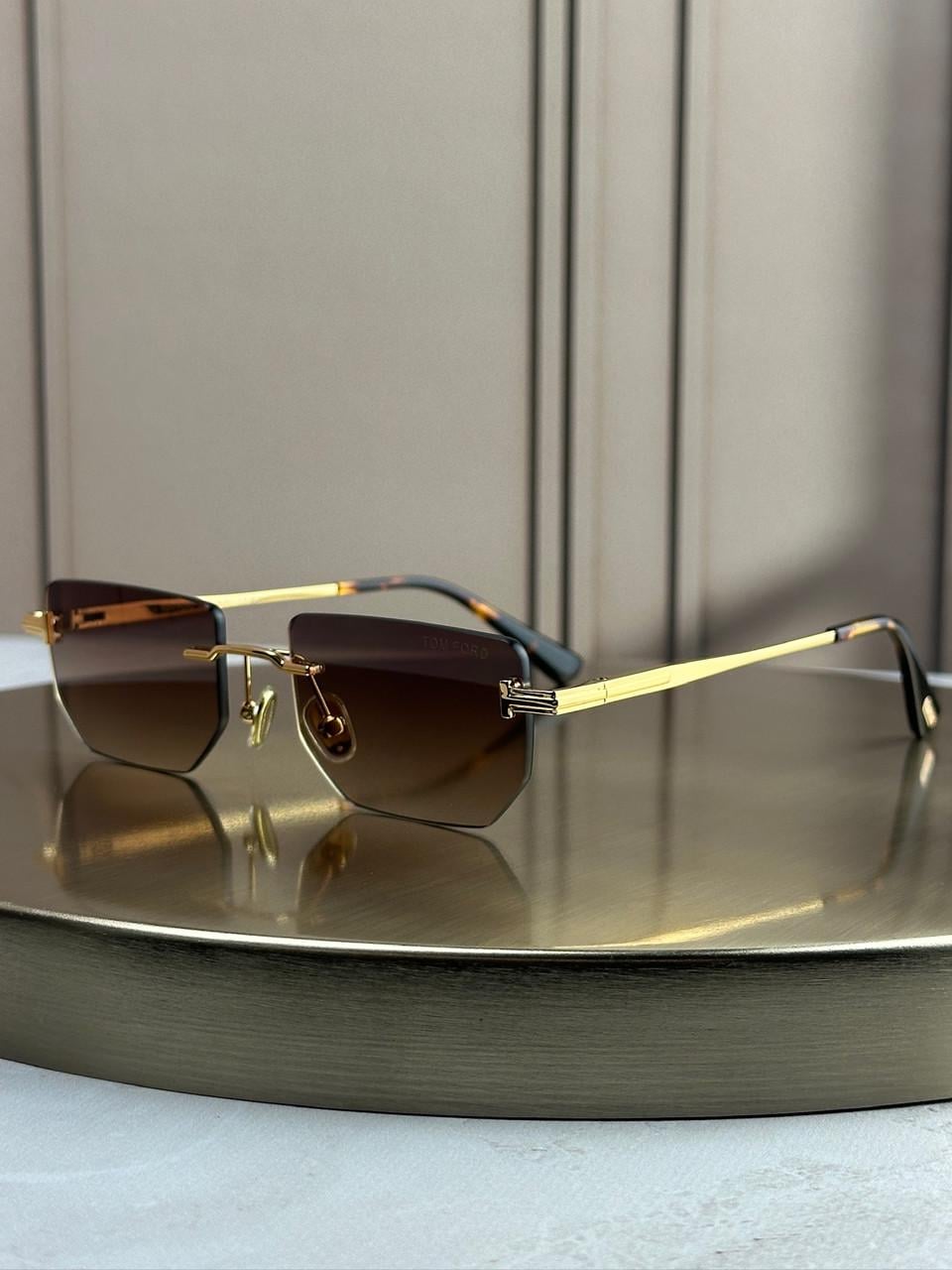Солнцезащитные очки Tom Ford FT1355 безободочные геометрические коричневая линза унисекс Золотой