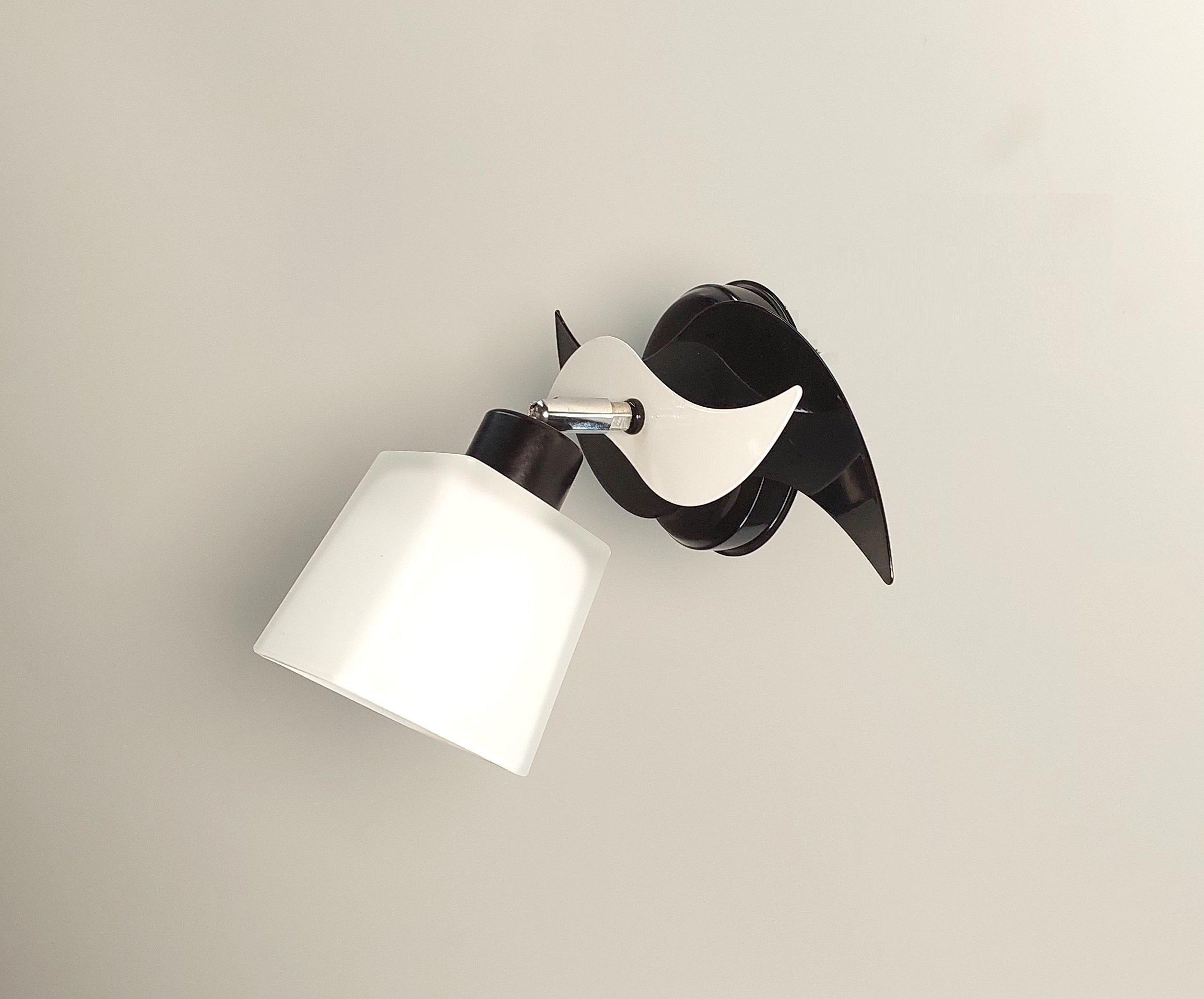 Бра настенный 8008 поворотный металлический Черный/Белый