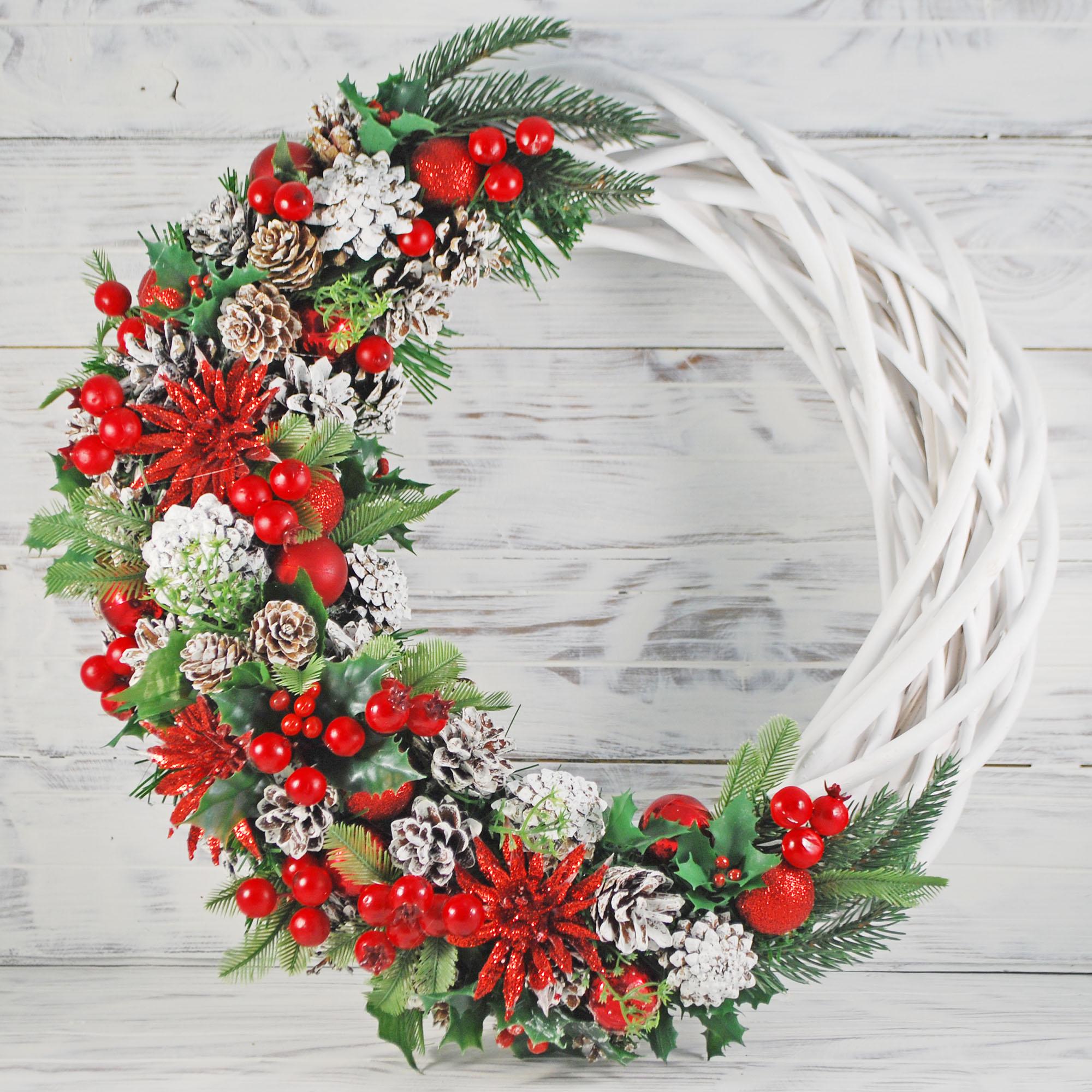 Венок новогодний 37 см Красный/Белый/Зеленый (4781956)