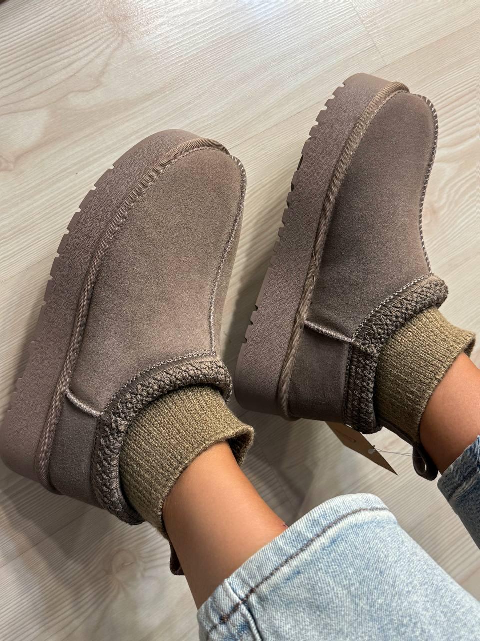 Уггі жіночі Hengji 90-6 з носком і вишивкою натуральна замша р. 40 Бежевий (4959) - фото 6 Уггі жіночі Hengji 90-6 з носком і вишивкою натуральна замша р. 40 Бежевий (4959) - фото 6