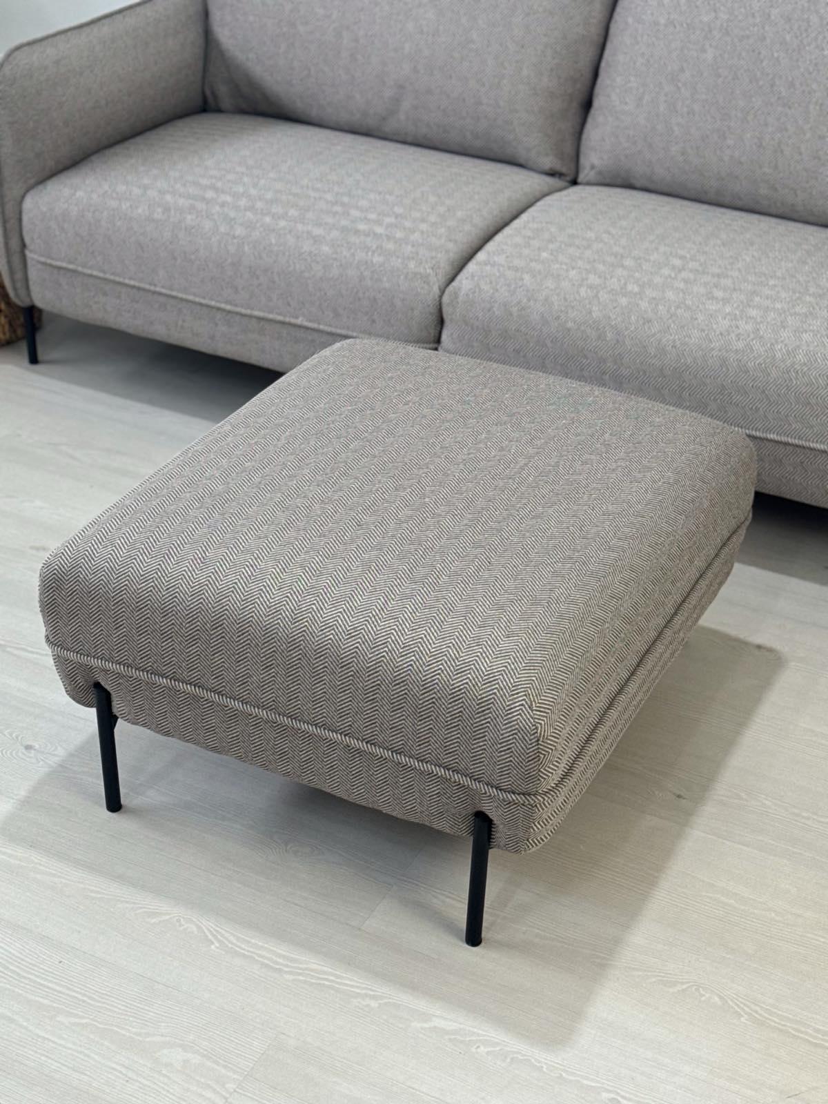 Пуф м'який Siettle на металевих ніжках 0,9х0,7 м