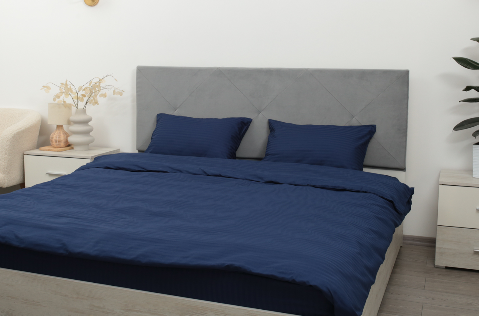 Комплект постельного белья евро Amore darkblue4027 страйп-сатин Темно-синий (KPB-Ae-STLux-darkblue4027 70x70_) - фото 2 Комплект постельного белья евро Amore darkblue4027 страйп-сатин Темно-синий (KPB-Ae-STLux-darkblue4027 70x70_) - фото 2