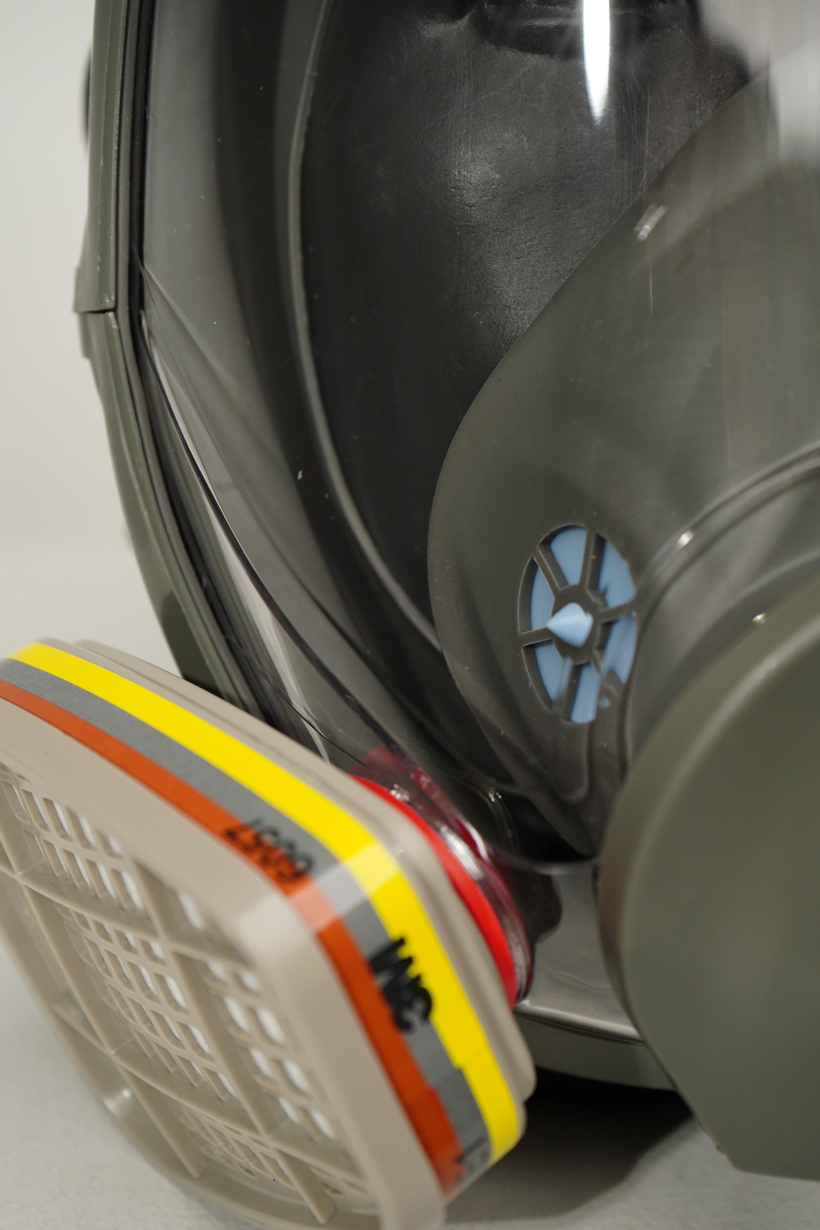 Маска респиратор 3М 6800 полнолицевая в комплекте с фильтрами 3М 6059 предфильтрами и держателями - фото 4