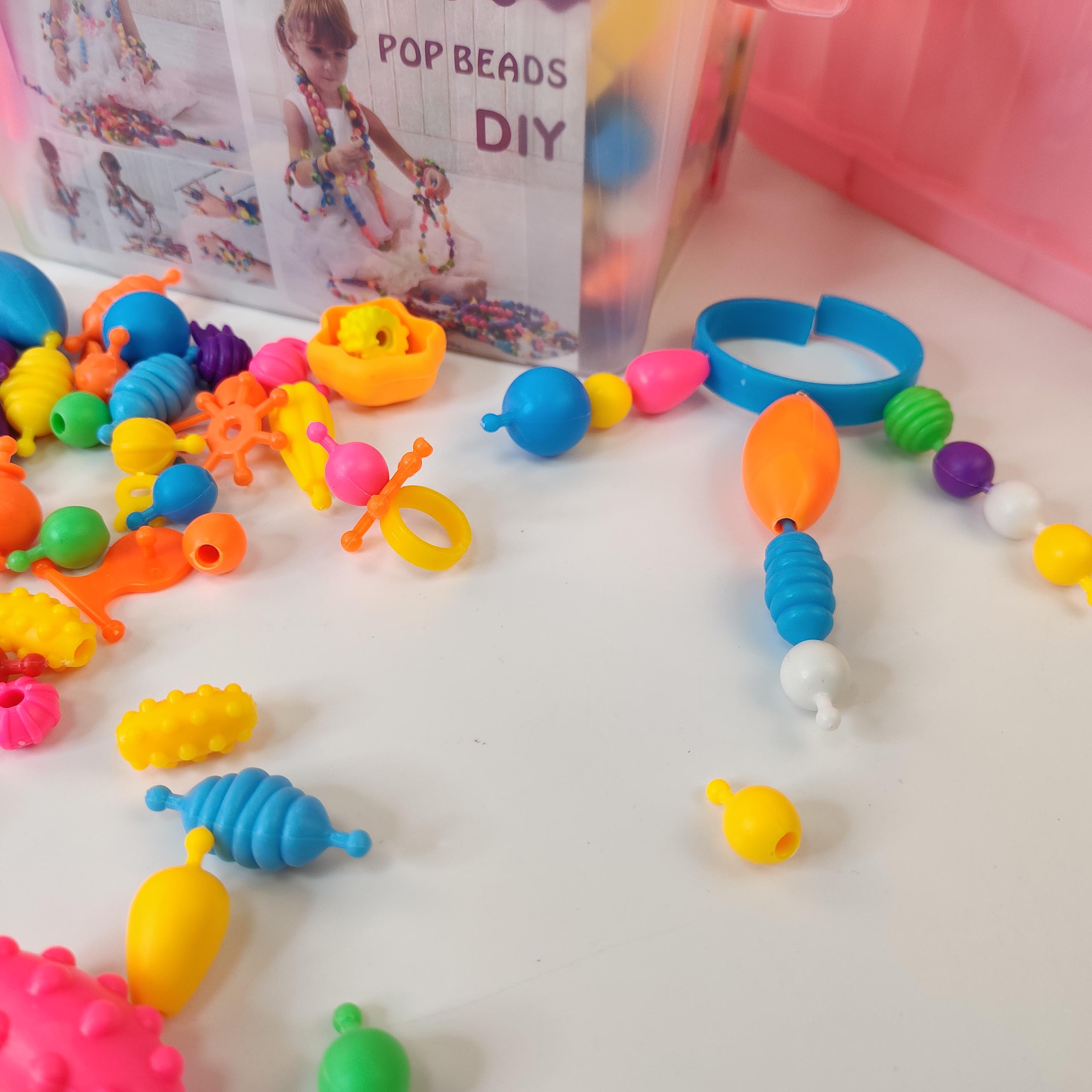 Детский игровой набор Волшебный чемодан Бусины Поп Арт 520 шт. (RNG-202061) - фото 6 Детский игровой набор Волшебный чемодан Бусины Поп Арт 520 шт. (RNG-202061) - фото 6