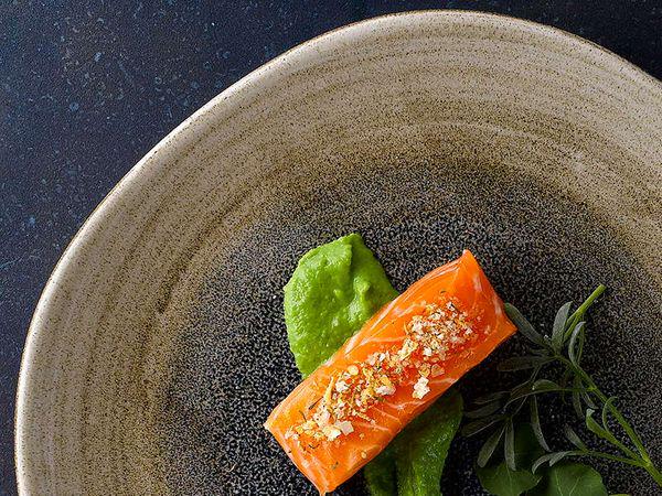 Тарелка обеденная Churchill Stonecast Aqueous треугольная 26,5 см Brown (SABTTR101) - фото 2 Тарелка обеденная Churchill Stonecast Aqueous треугольная 26,5 см Brown (SABTTR101) - фото 2