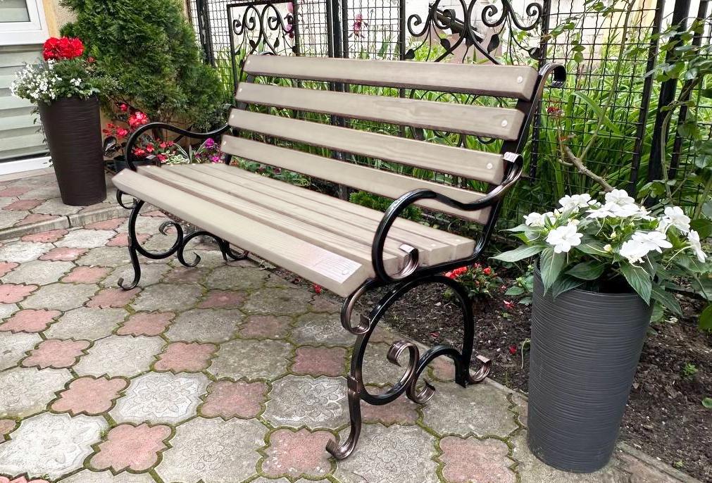 Скамейка садовая кованая Tobi Sho Дольче с подлокотниками для дачи террасы 130 см Слоновая кость (bf67808)