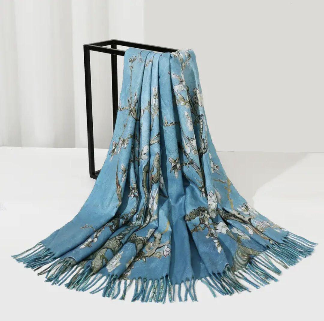 Палантин жіночий двосторонній з художнім принтом блакитний (000013) - фото 2 Палантин жіночий двосторонній з художнім принтом блакитний (000013) - фото 2