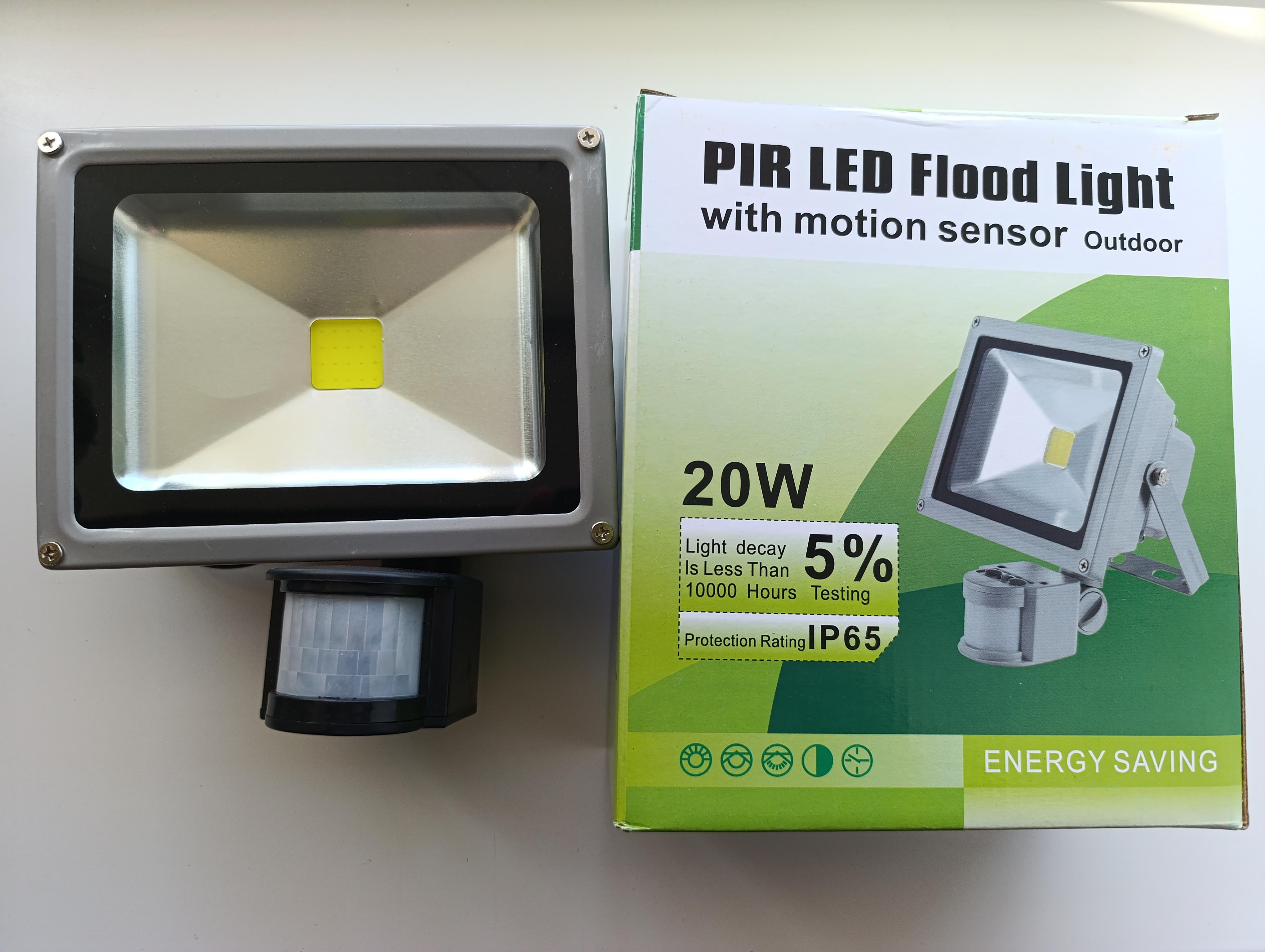 Прожектор 20 Вт с датчиком движения белый свет (33410148)