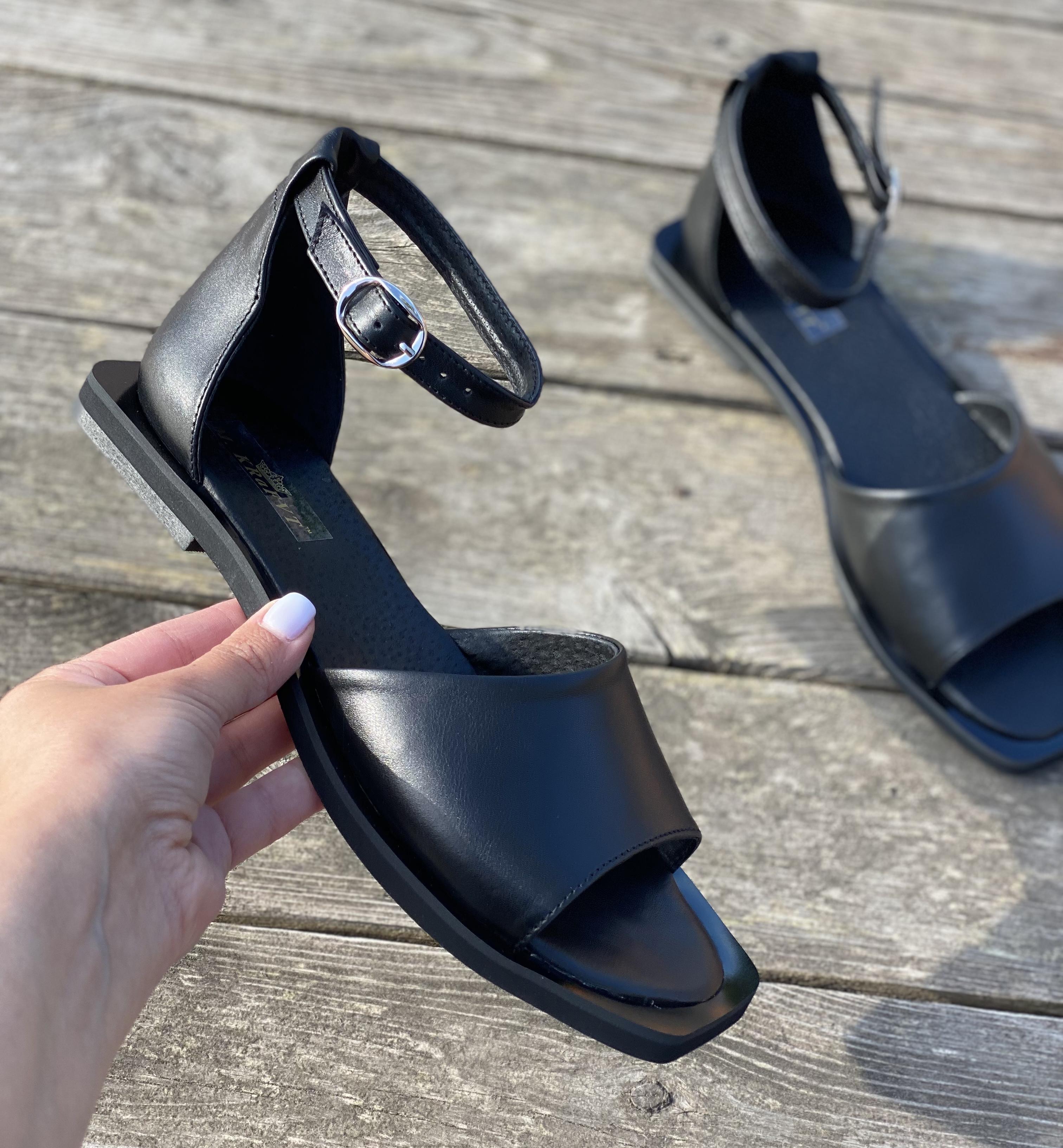 Босоножки женские M.KraFVT 0540 кожаные на низком каблуке р. 41 Черный (1386-41) - фото 4 Босоножки женские M.KraFVT 0540 кожаные на низком каблуке р. 41 Черный (1386-41) - фото 4