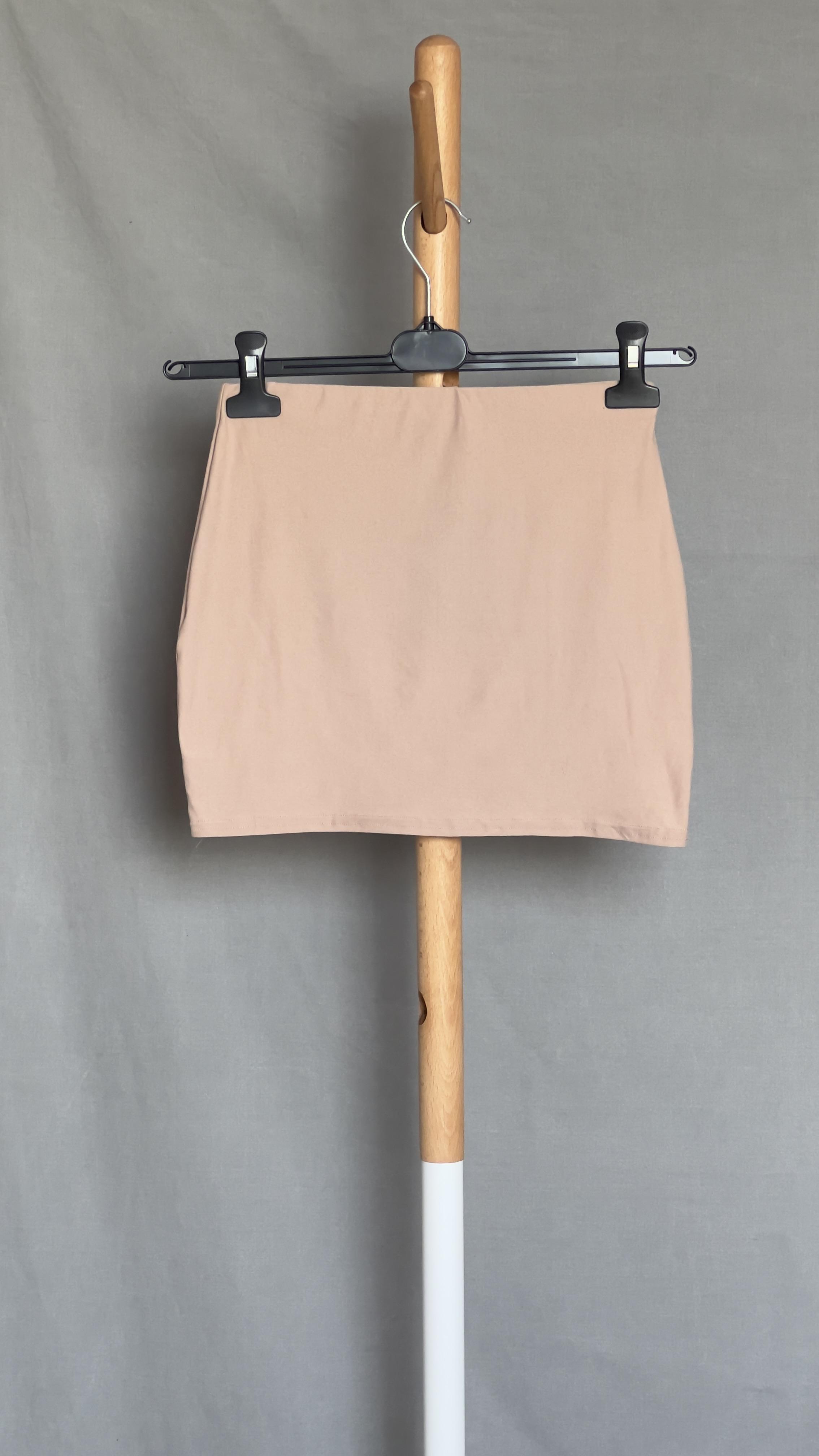 Міні-спідниця на резинці Pretty Little Thing M Пудровий (4565938) - фото 2