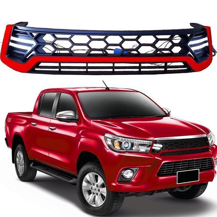 Передняя решетка с LED Белая Omsa Line для Toyota Hilux 2015- гг. abs-пластик Белый
