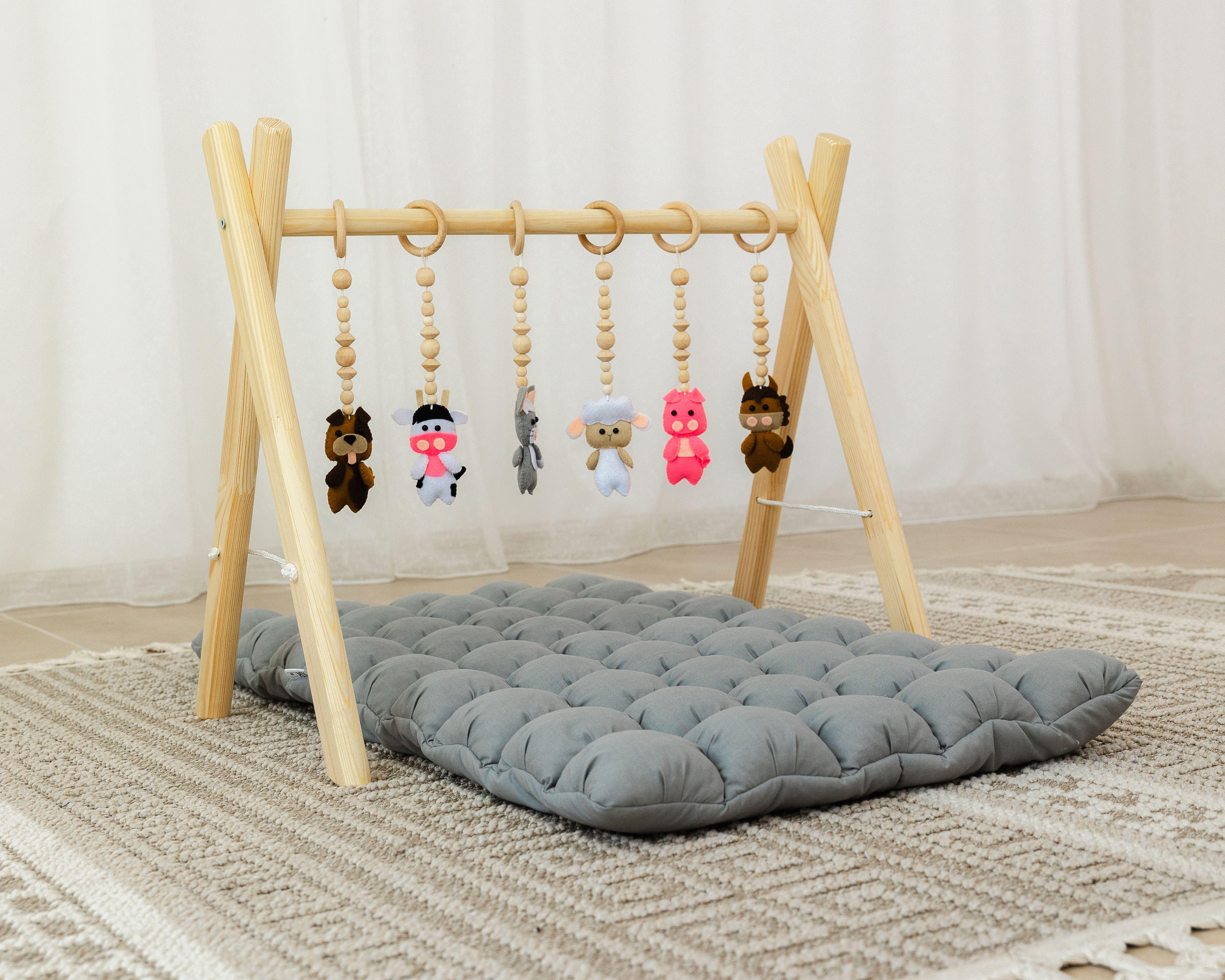 Мобиль детский напольный Веселая ферма матрасом Серый (0002262)