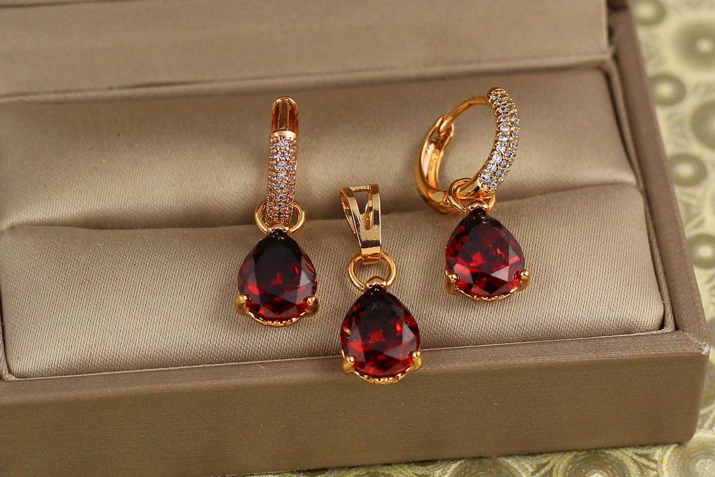 Набір Xuping Jewelry сережки і кулон з червоною зйомною краплею Золотистий (34718055)