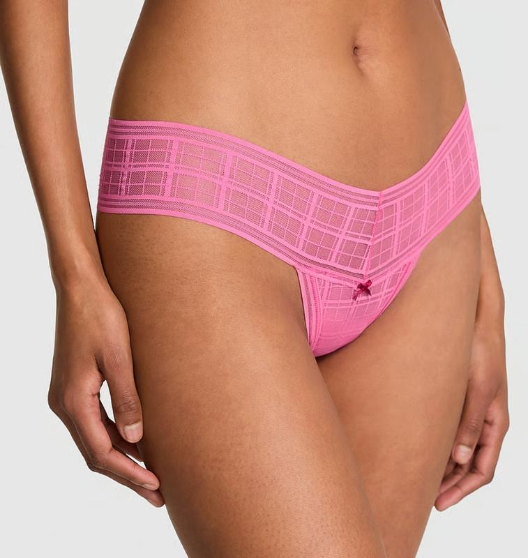 Трусики-стринги женские кружевные Victoria's Secret plaid lace thong M Розовый (2764561358)