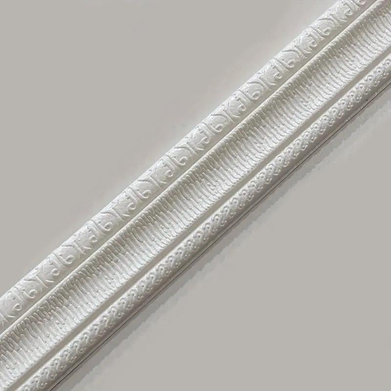 Плінтус гнучкий самоклеючий універсальний 230x5 см Білий - фото 9 Плінтус гнучкий самоклеючий універсальний 230x5 см Білий - фото 9