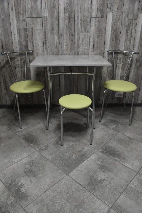 Кухонний комплект Тіна Тріо стіл/стільці 2 шт./табурет в хром-корпусі 60х80х75 см Бетон/Салатовий (28374365)