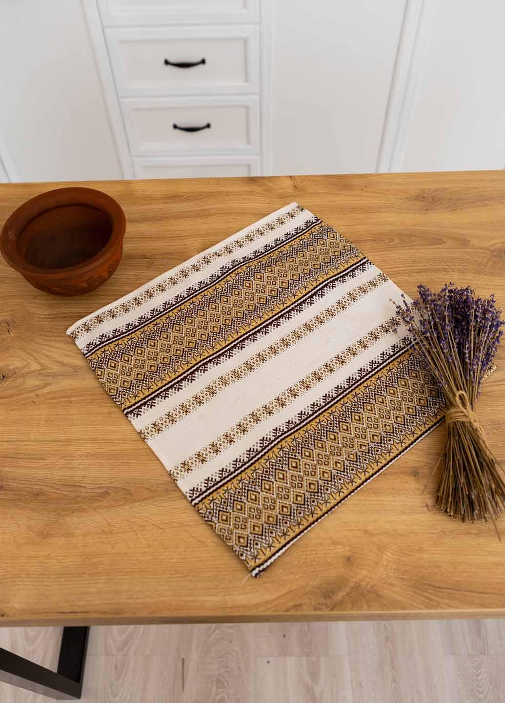 Салфетка вышитая с украинским орнаментом 37х37 см (мст1-4-37)