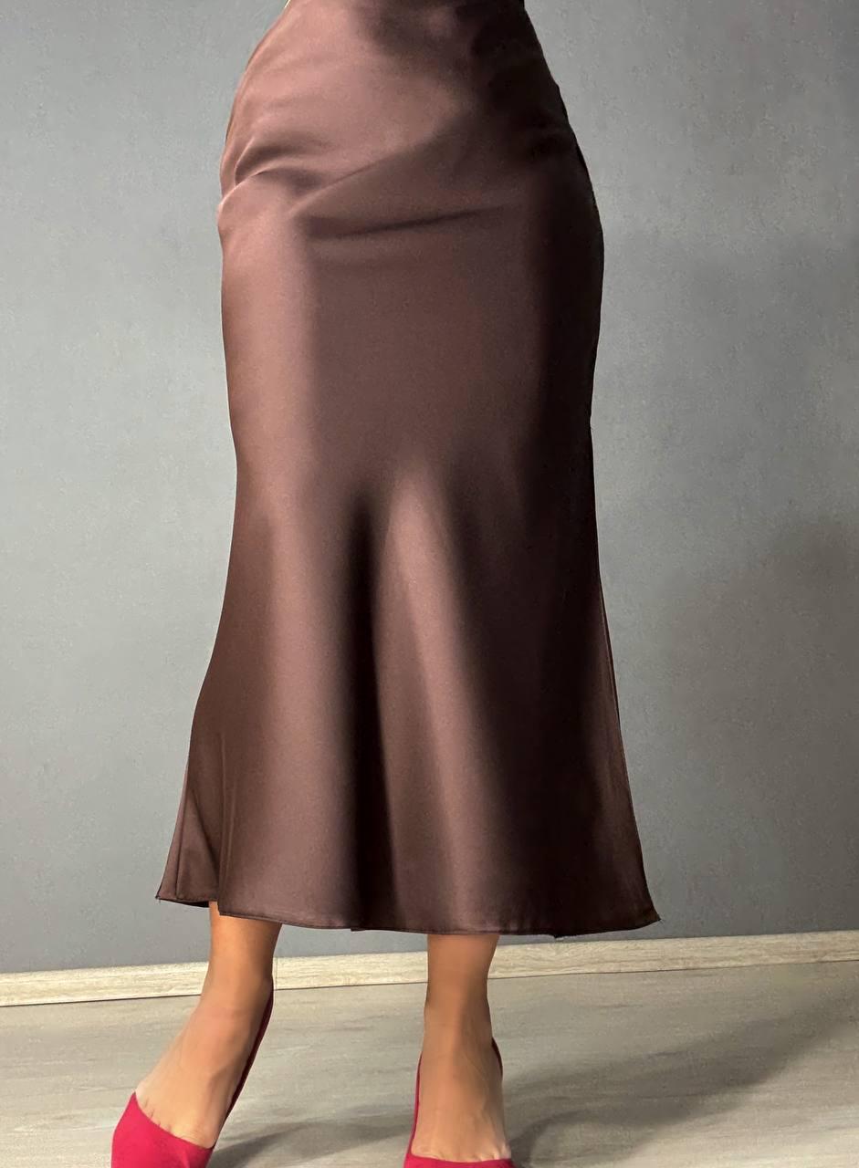 Юбка женская Gritana 230 атласная королевский шелк с разрезом на резинке M Коричневый (5032) - фото 6 Юбка женская Gritana 230 атласная королевский шелк с разрезом на резинке M Коричневый (5032) - фото 6