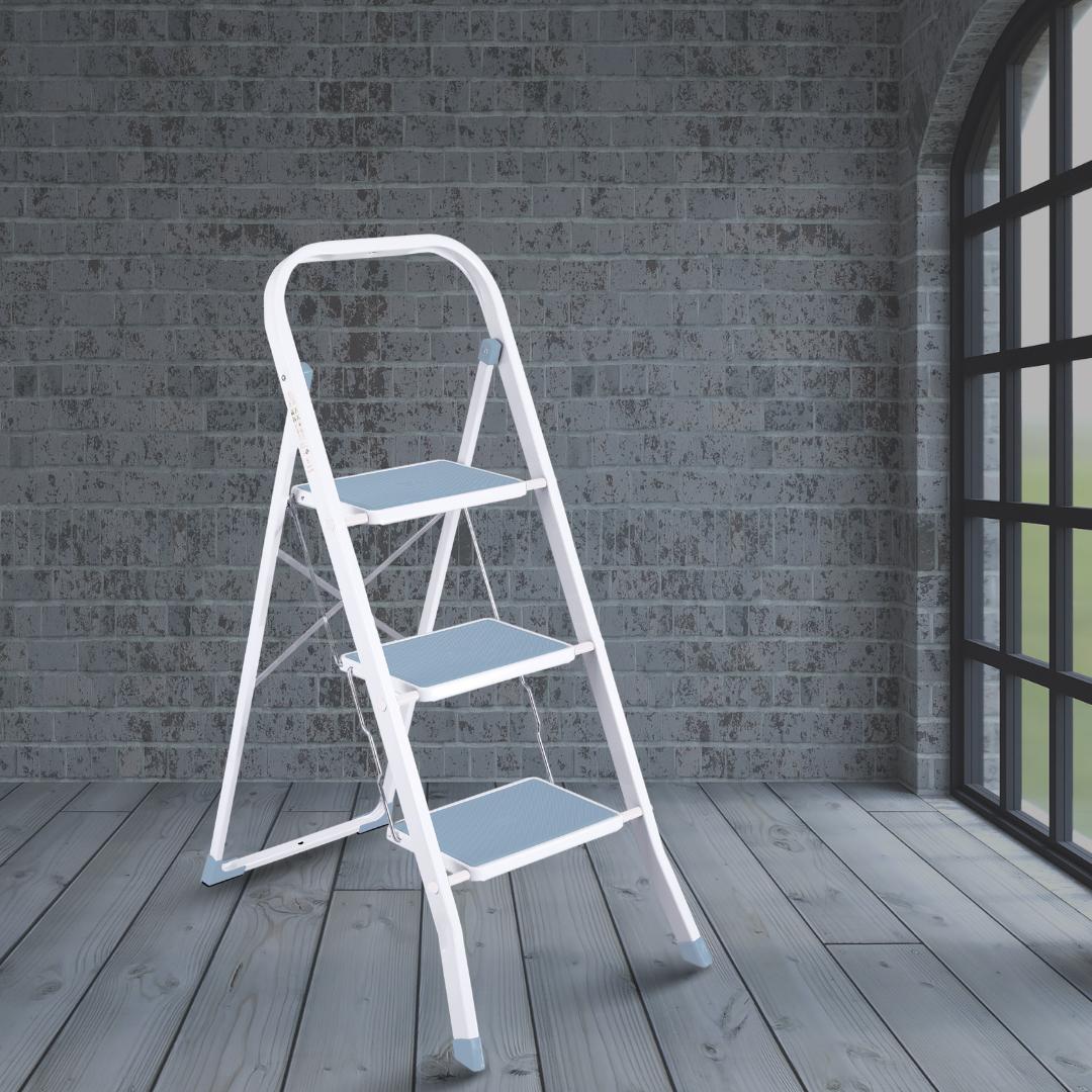 Лестница бытовая Supermax Colour 3 (2123R) Лестница бытовая Supermax Colour 3 (2123R)