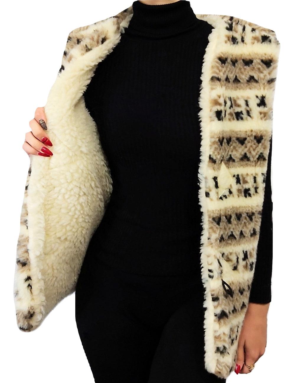 Жилетка из овчины эко-шерсть теплая Орнамент р. 48-50 (361) Жилетка из овчины эко-шерсть теплая Орнамент р. 48-50 (361)