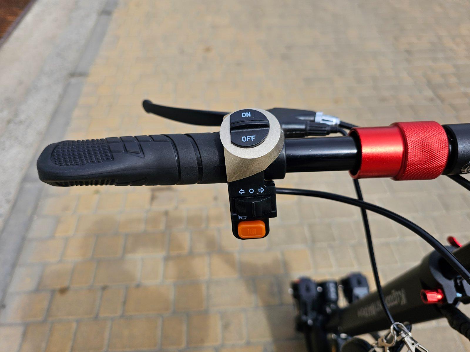 Электросамокат с сиденьем KugooKirin M4 PRO Plus 1000 W/18 Ah 2025 +3 фары - фото 7 Электросамокат с сиденьем KugooKirin M4 PRO Plus 1000 W/18 Ah 2025 +3 фары - фото 7