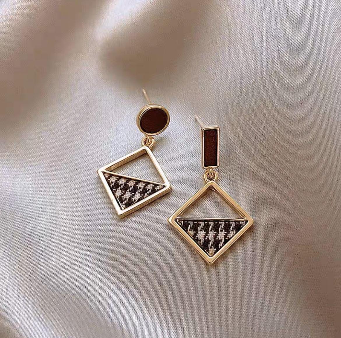 Серьги женские Golden geometry Коричневый (34122512)