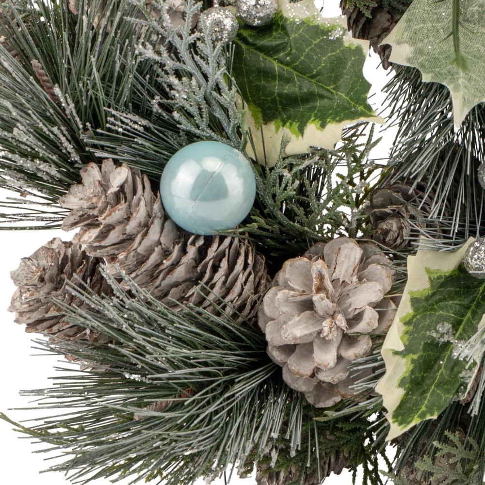 Новорічний вінок для декору Сосновий з шишками і гостролистом з пластику Зелений (147-81-011NF) - фото 2 Новорічний вінок для декору Сосновий з шишками і гостролистом з пластику Зелений (147-81-011NF) - фото 2