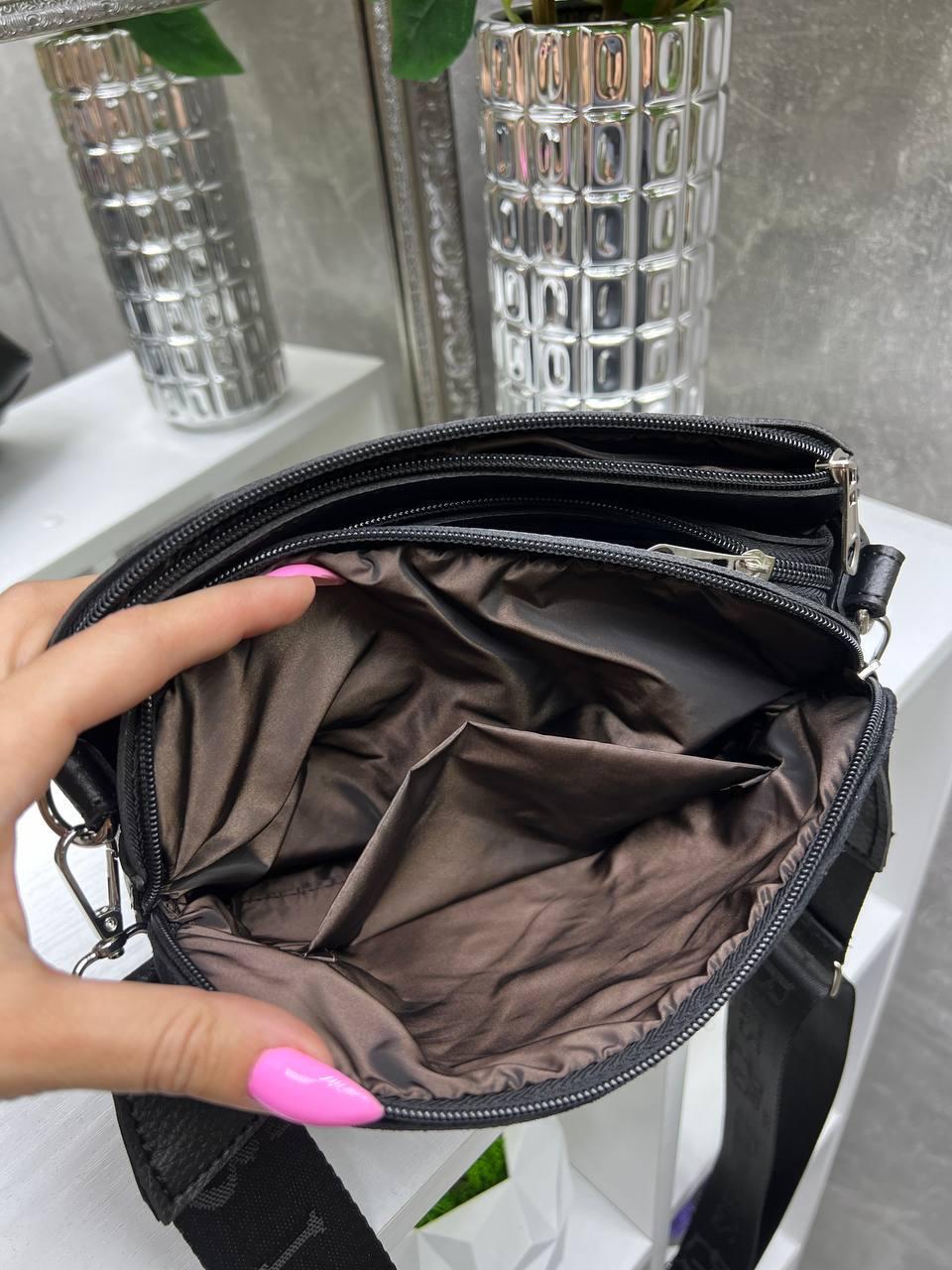 Сумка через плече жіноча сучасна міська екошкіра/натуральна замша 25х19х10 см Чорний із синім - фото 8 Сумка через плече жіноча сучасна міська екошкіра/натуральна замша 25х19х10 см Чорний із синім - фото 8