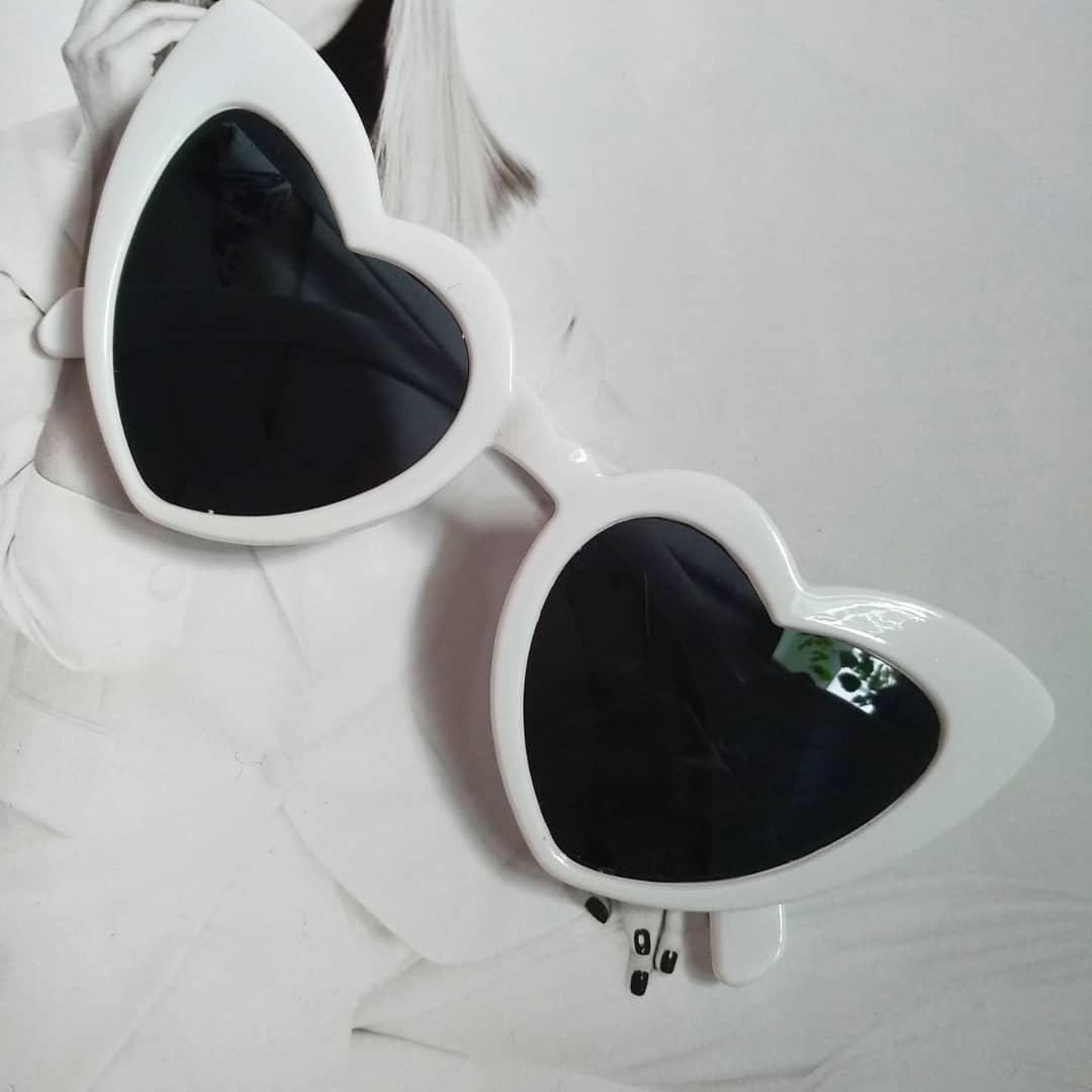 Очки женские солнцезащитные в форме сердца Белый