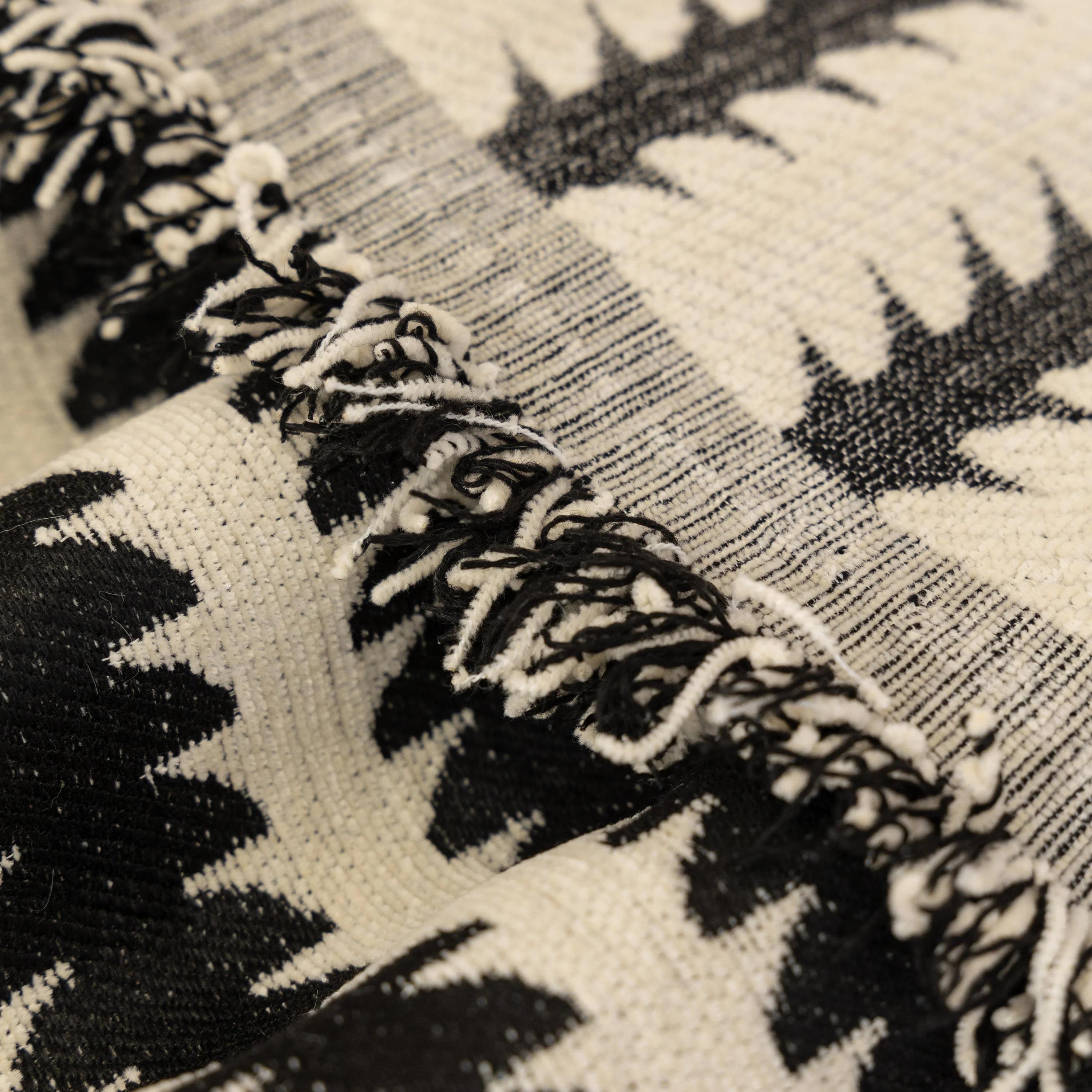 Плед покрывало на диван и кровать для мягкой мебели с узором 180х230 см Бело-черный - фото 8