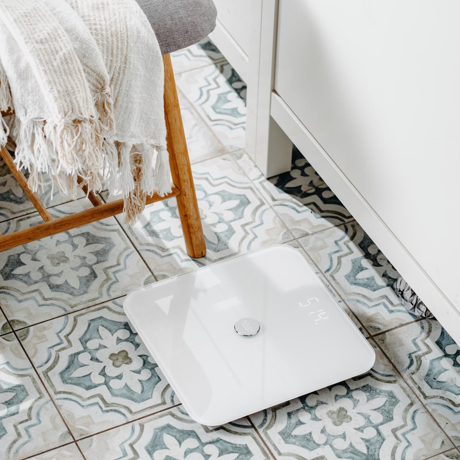 Ваги підлогові електронні Adler AD 8187 Smart до 180 кг 4хАААА автовимкнення White (AD8187W) - фото 5 Ваги підлогові електронні Adler AD 8187 Smart до 180 кг 4хАААА автовимкнення White (AD8187W) - фото 5