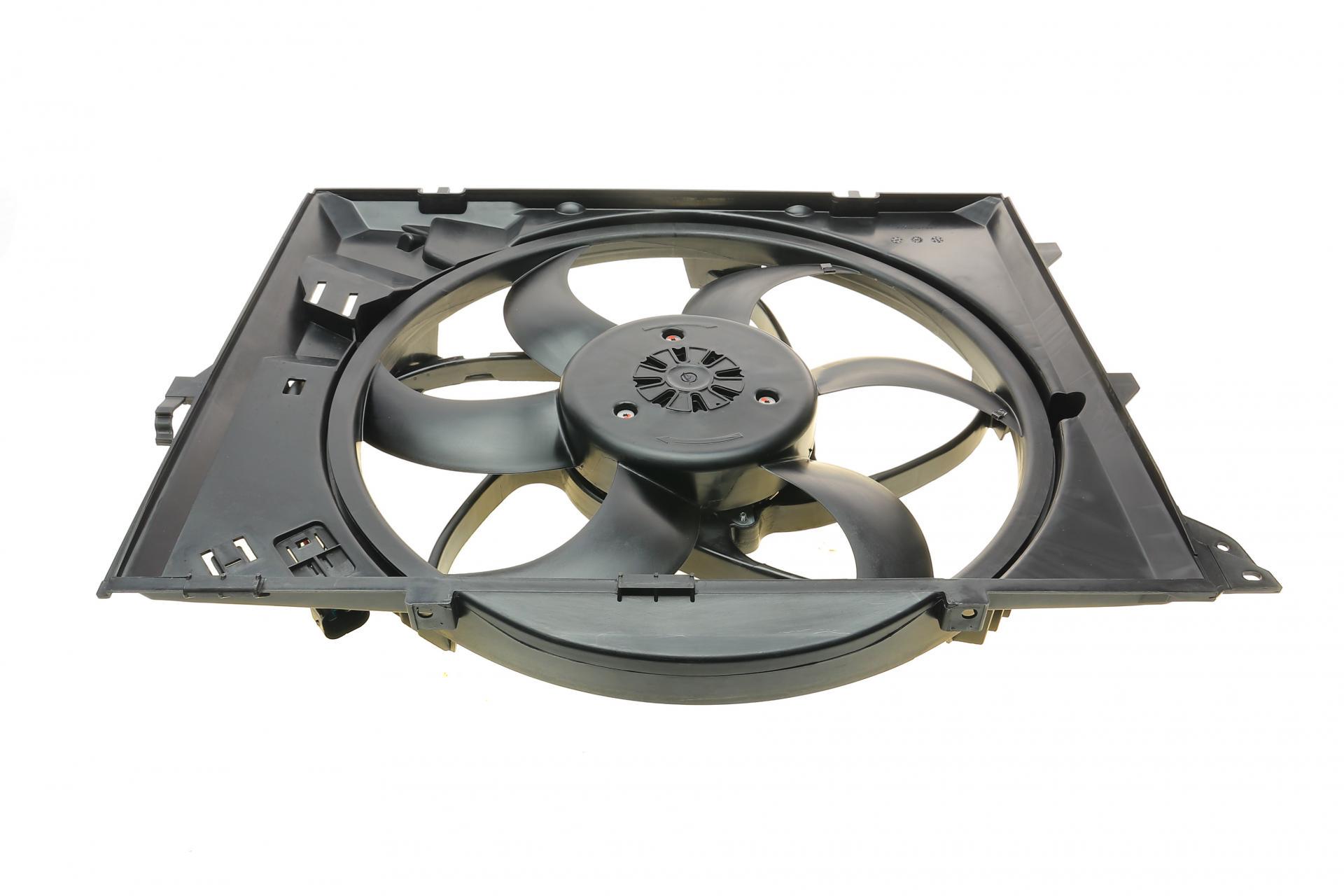 Вентилятор радиатора BMW 1 E81/E87/3 E90-E93 1,6-3,0i 06-12 с диффузором N45/N46/N53/N52 (47209)