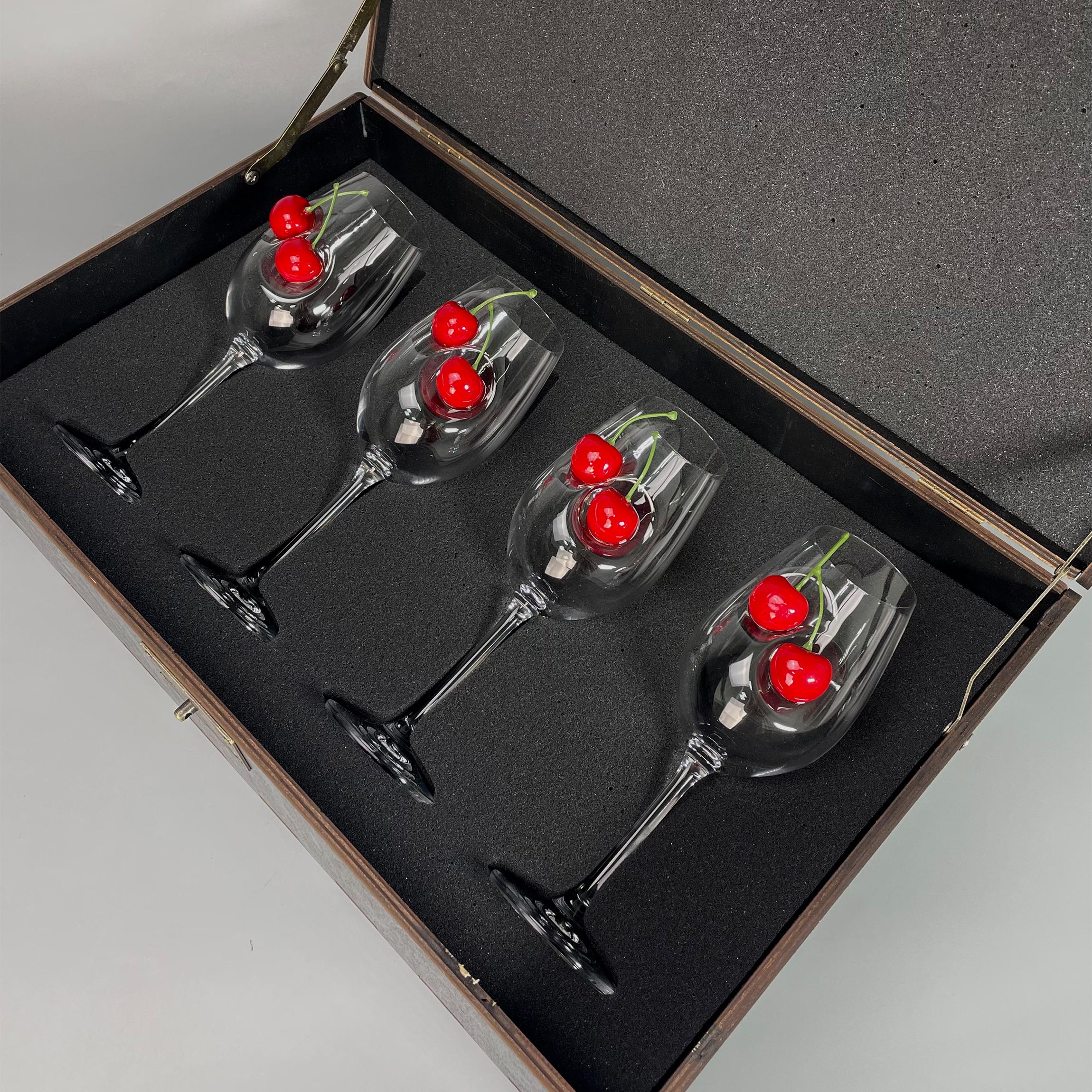 Набор VSKLO на 4 бокала для вина с вишнями 350 мл (26384496) - фото 3